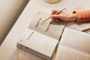 anotatsiia-do-knyhy-iak-stvoryty-tekst-iakyi-zachipaie-i-prodaie-3aa5