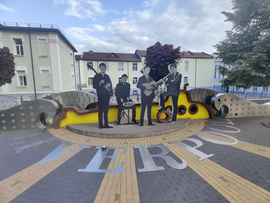 ploshcha-liverpul-vinnytsia-bitlivskyi-skver-u-sertsi-mista-b39f