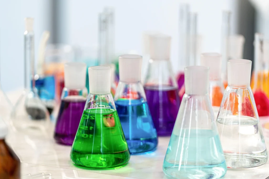 shcho-take-rozchyn-u-khimii-vyznachennia-typy-ta-praktychne-znachennia-d9ea