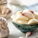 Чи можна їсти часник на ніч: користь і ризики