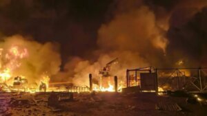 Пожежа на підприємстві в Кривому Розі після удару дронів Шахед