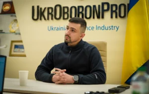 Герман Сметанин за рабочим столом в офисе Укроборонпрома