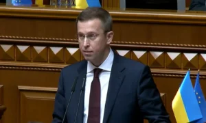 Сергей Корецкий выступает в парламенте по вопросам обороны и ЕС