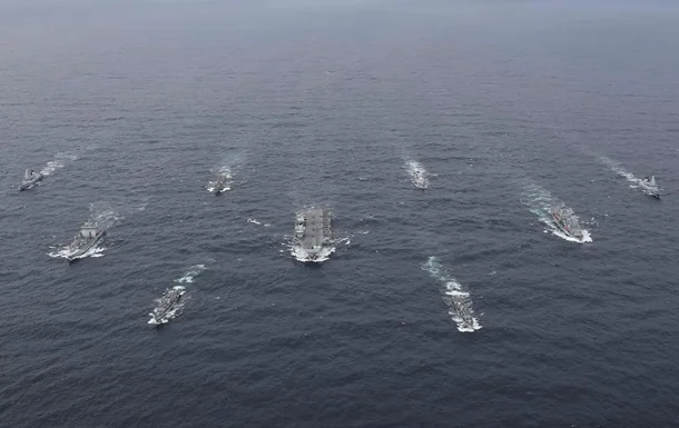 Кораблі Китаю та Росії під час спільних морських навчань у Жовтому морі