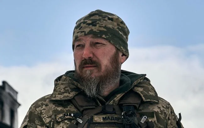 Петер Мадяр у камуфляжі під час реформи влади в Угорщині