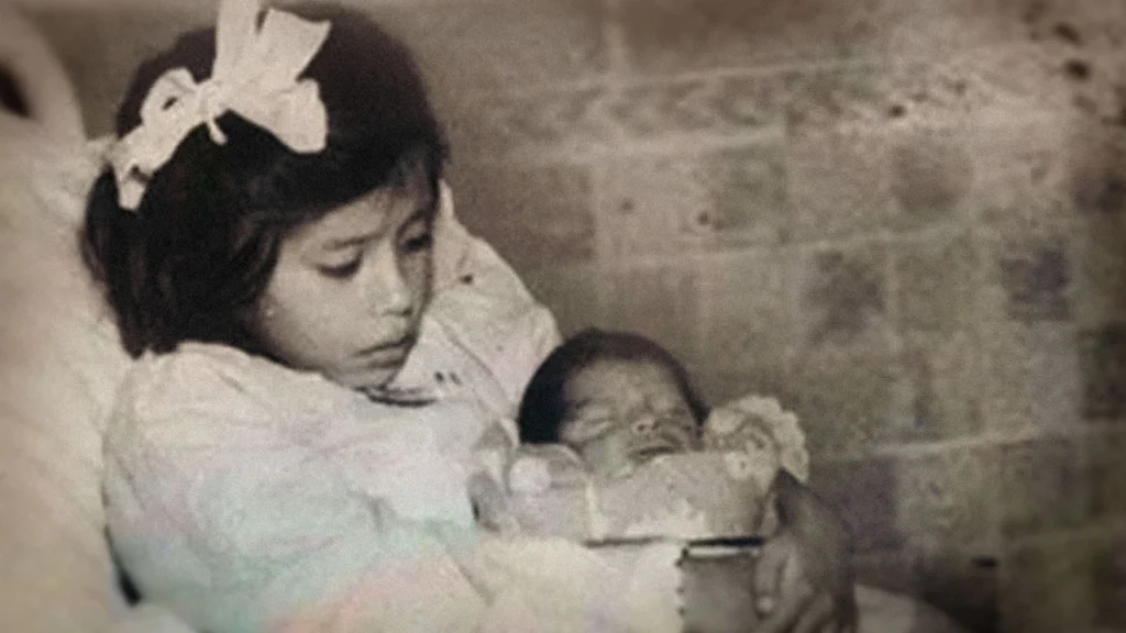 naimolodsha-mama-svitu-lina-medina-narodyla-syna-u-piatyrichnomu-vitsi-2fa2