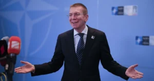 Президент Латвії Едгарс Рінкевичс виступає щодо виклику Росії для НАТО
