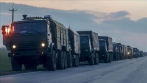 Колона військових вантажівок РФ рухається через Маріуполь на Донеччину