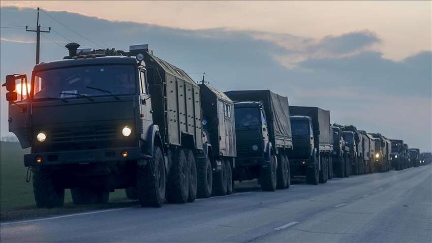 Колона військових вантажівок РФ рухається через Маріуполь на Донеччину