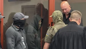 Підозрювані та адвокати в Печерському суді у справі вбивства Березовської