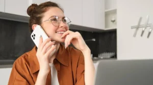 telefonna-rozmova-iak-zrobyty-dzvinok-efektyvnym-i-pryiemnym-dlia-obokh-storin-3906