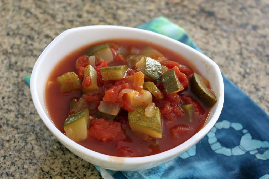 tusheni-kabachky-iak-zrobyty-ikh-sokovytymy-i-smachnymy-785a