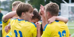 Гравці збірної України U-19 святкують перемогу над Італією на Євро-2026