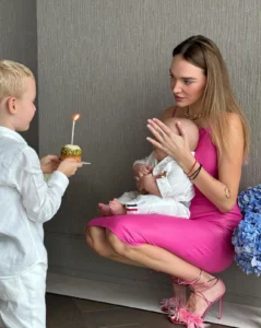 alla-dobkina-dochka-polityka-infliuenserka-i-mama-dvokh-syniv-e6a5