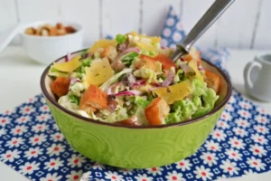 iak-pryhotuvaty-smachnyi-salat-z-pekinskoi-kapusty-try-retsepty-8695